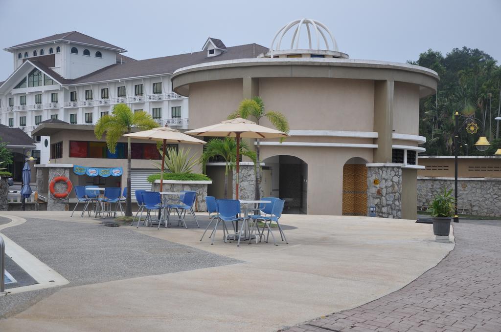 Klana Beach Resort Port Dickson Exterior foto